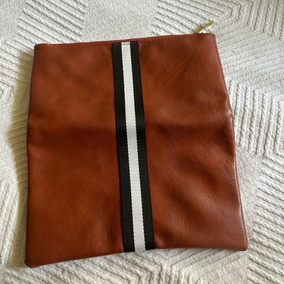 PREPPY STRIPE FOLDED CLUTCH - Picture 4 of 7